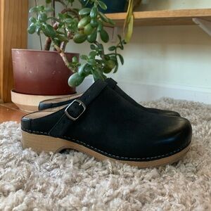 Dansko Berry slip-on mule clogs size 38